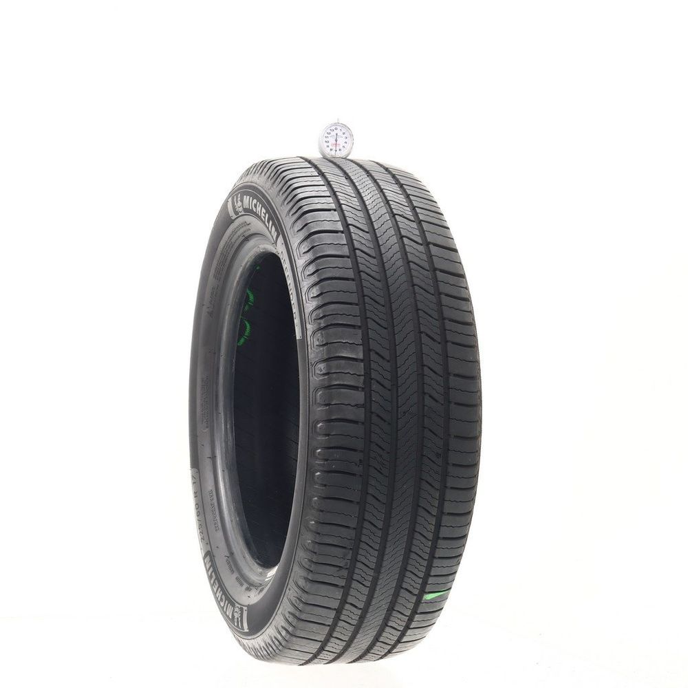Set of (4) Used 225/60R17 Michelin Defender 2 99H - 7-7.5/32 - Image 1
