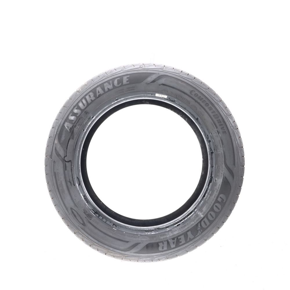 Used 215/60R17 Goodyear Assurance ComfortDrive 96H - 10/32 - Image 3