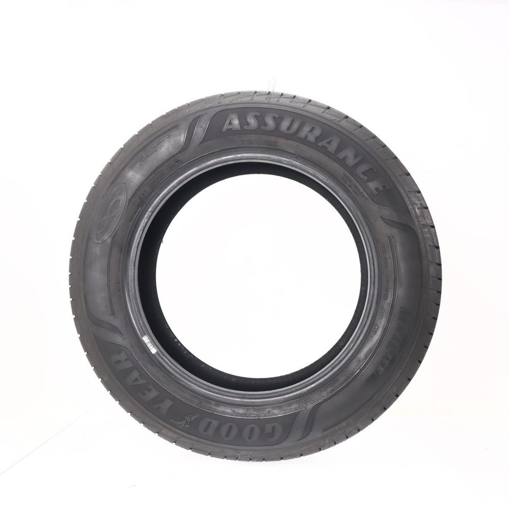 Set of (2) Used 235/65R18 Goodyear Assurance MaxLife 106V - 11-12.5/32 - Image 3