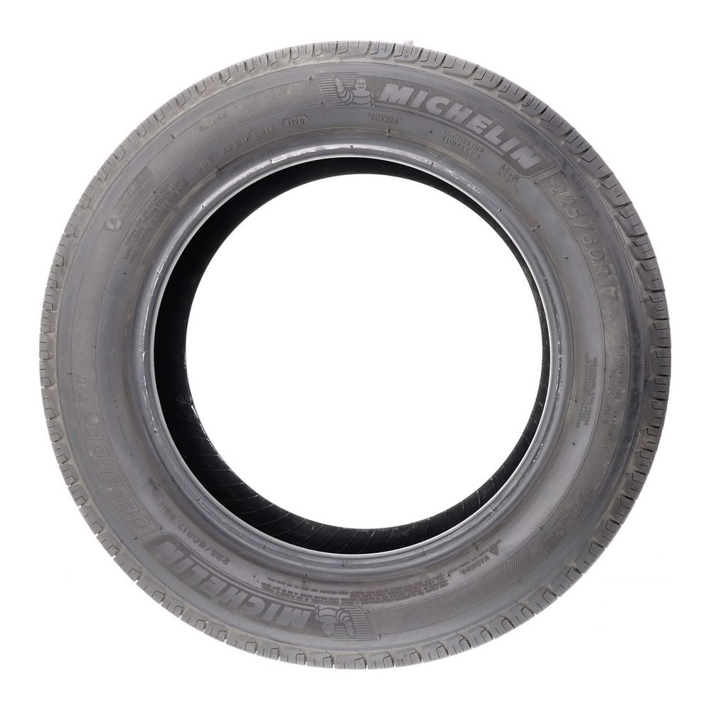 Used 225/60R17 Michelin Defender T+H 99H - 8/32 - Image 3