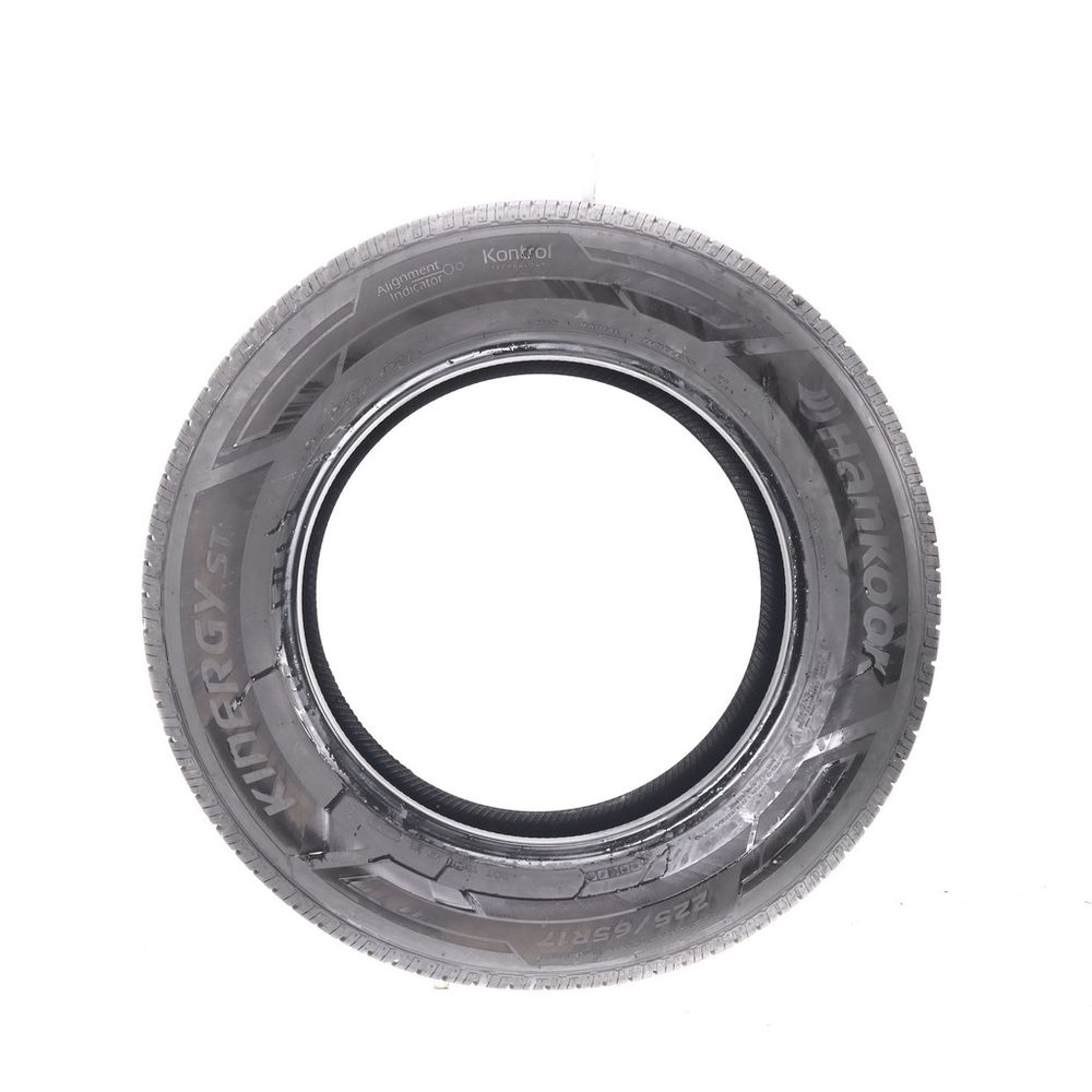 Set of (4) Used 225/65R17 Hankook Kinergy ST 102T - 7-7.5/32 - Image 6