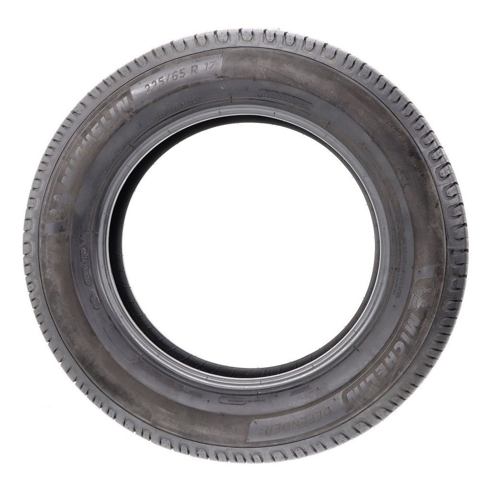 Set of (4) Used 225/65R17 Michelin Defender 2 102H - 8-9.5/32 - Image 12