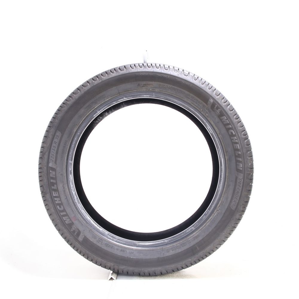 Set of (2) Used 225/55R19 Michelin Defender 2 99H - 9-10/32 - Image 6