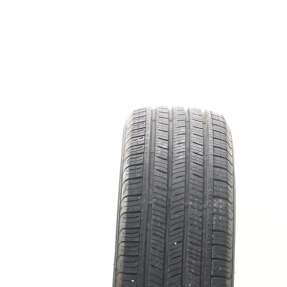 New 235/65R17 Kumho Solus TA11 104T - Image 2