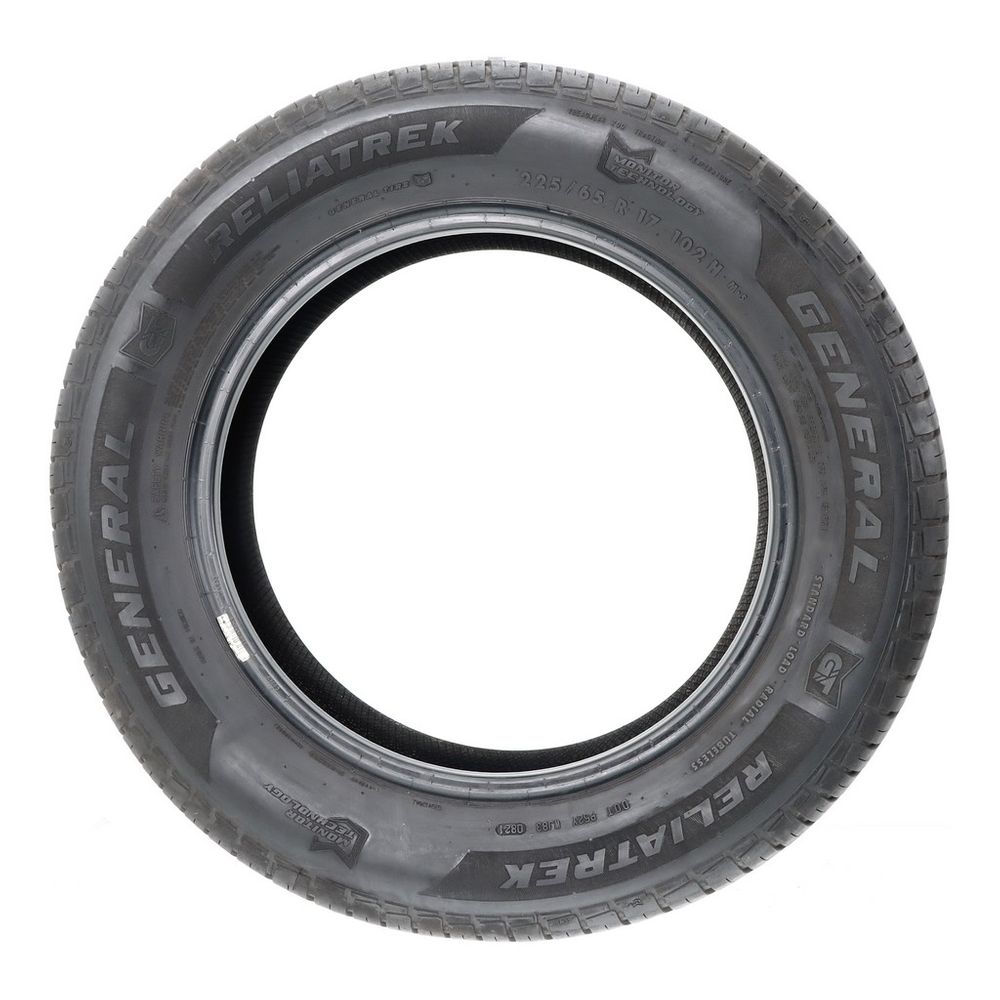 Used 225/65R17 General Reliatrek 102H - 6/32 - Image 3