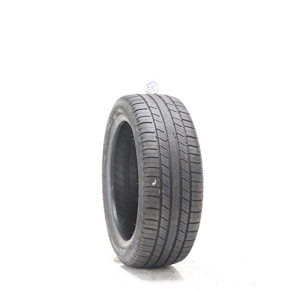 Set of (2) Used 215/45R17 Michelin Defender 2 91H - 9-10/32 - Image 4