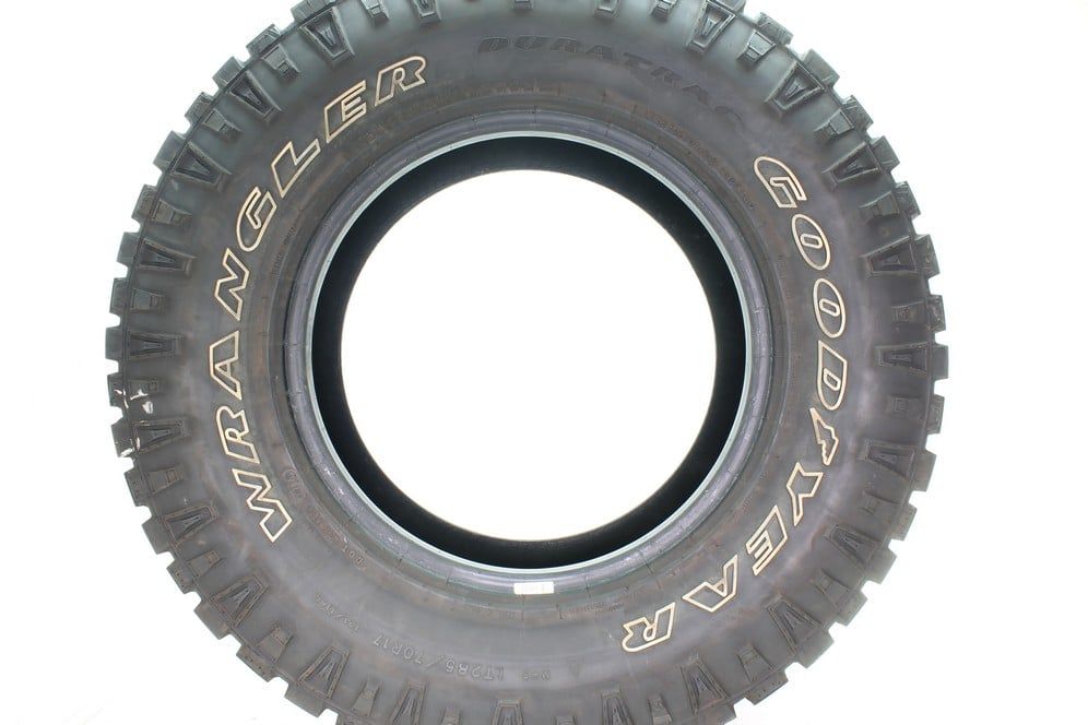Set of (2) Used LT 285/70R17 Goodyear Wrangler Duratrac 121/118Q - 14.5/32 - Image 3