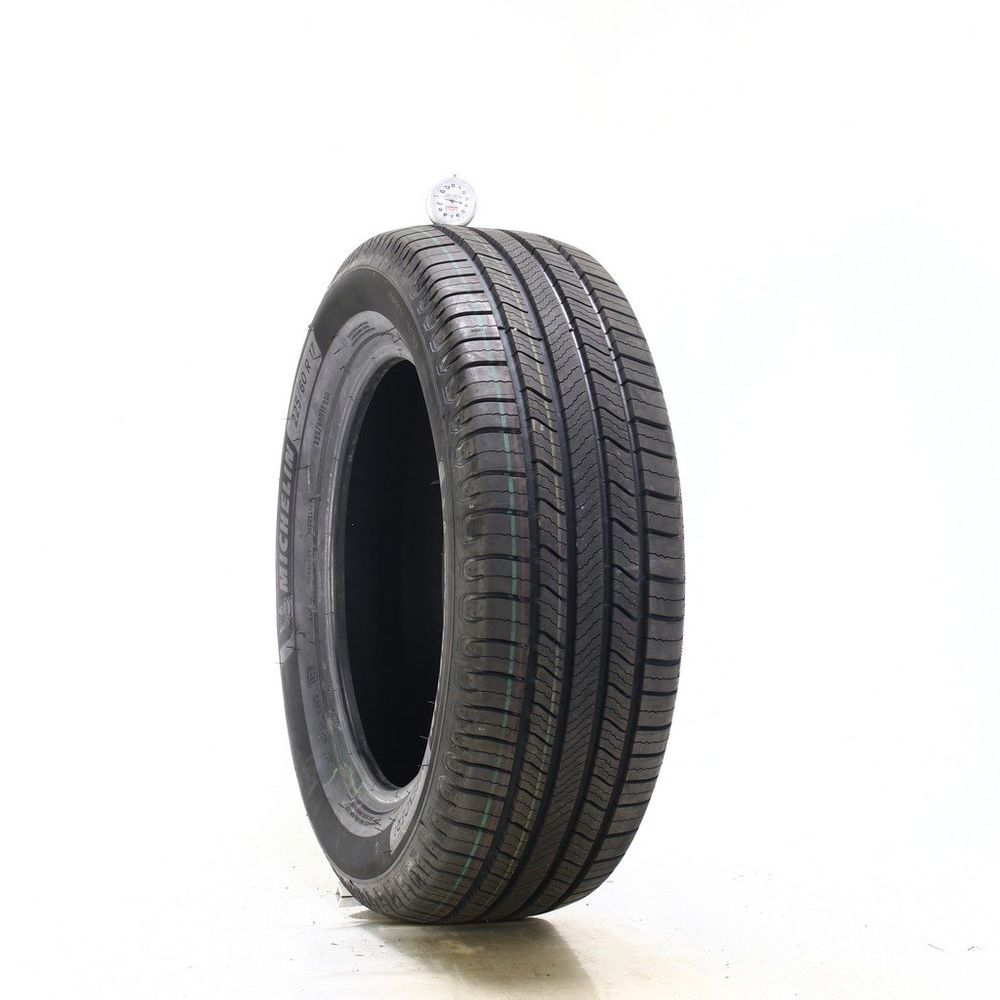 Used 225/60R17 Michelin Defender 2 99H - 11/32 - Image 1