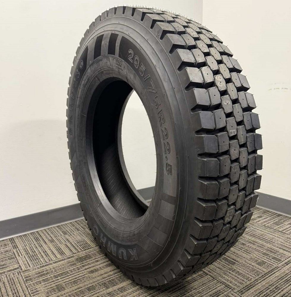 Set of (2) New 295/75R22.5 Kumho KRD23 144/141L - Image 1