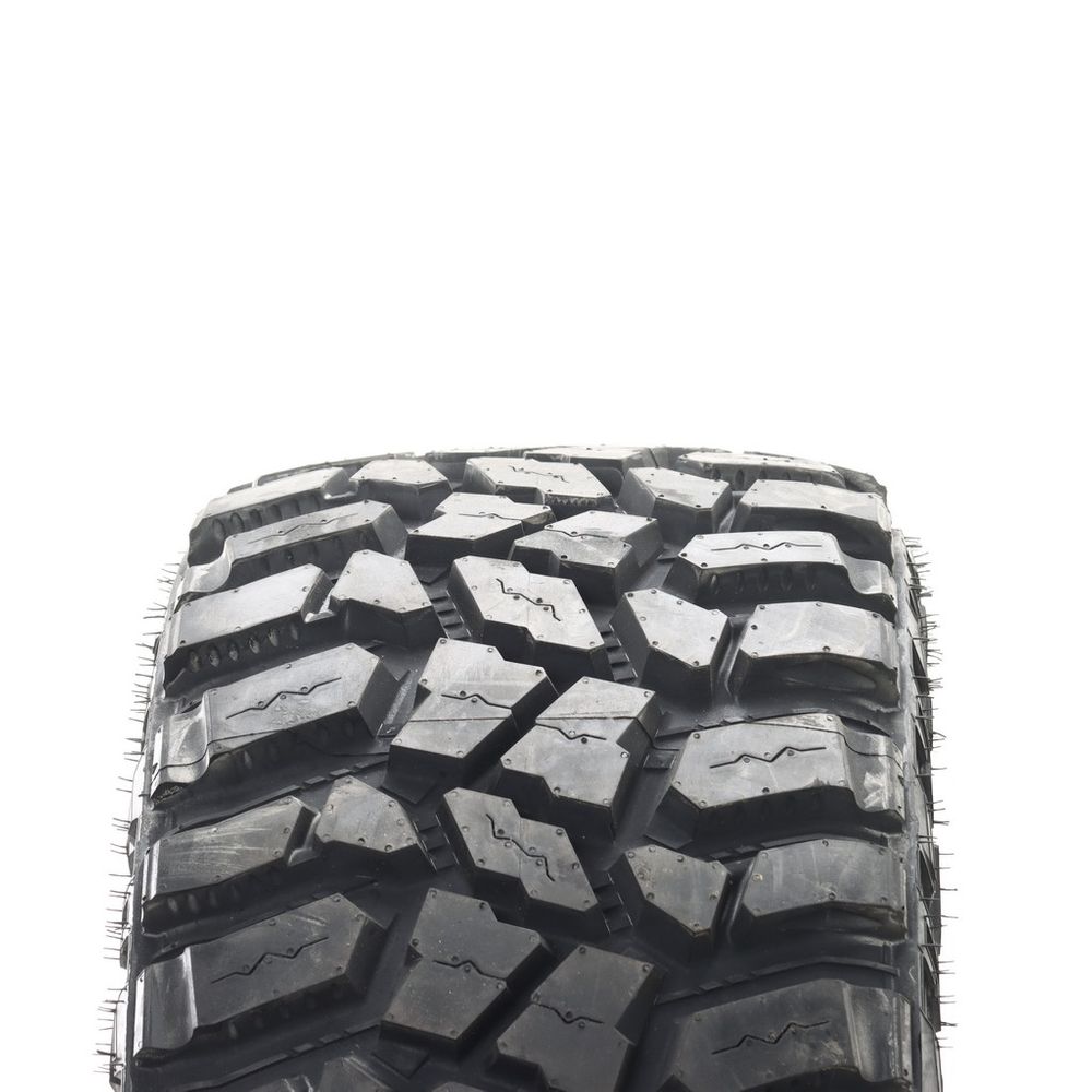New LT 305/60R18 Cooper Discoverer STT Pro 121/118Q E - Image 2