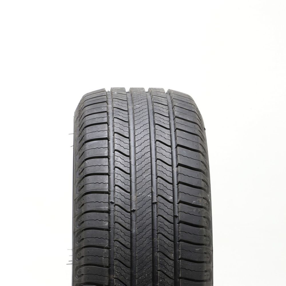 Set of (2) Driven Once 215/60R17 Michelin Defender 2 96H - 10.5/32 - Image 2