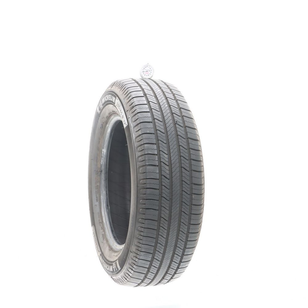 Set of (2) Used 225/65R17 Michelin Defender 2 102H - 9-10/32 - Image 4