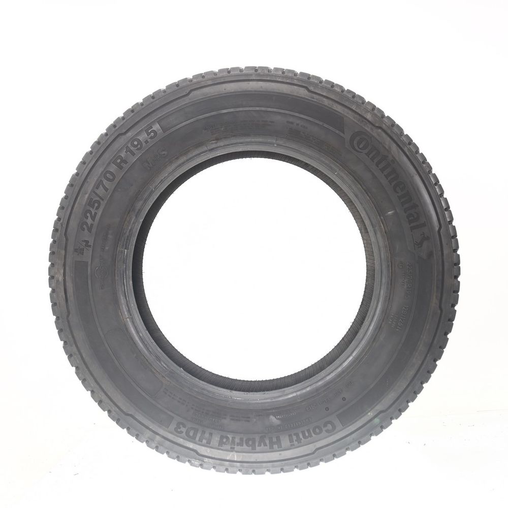 Used 225/70R19.5 Continental Conti Hybrid HD3 ContiLifeCycle 128/126N - 14/32 - Image 3