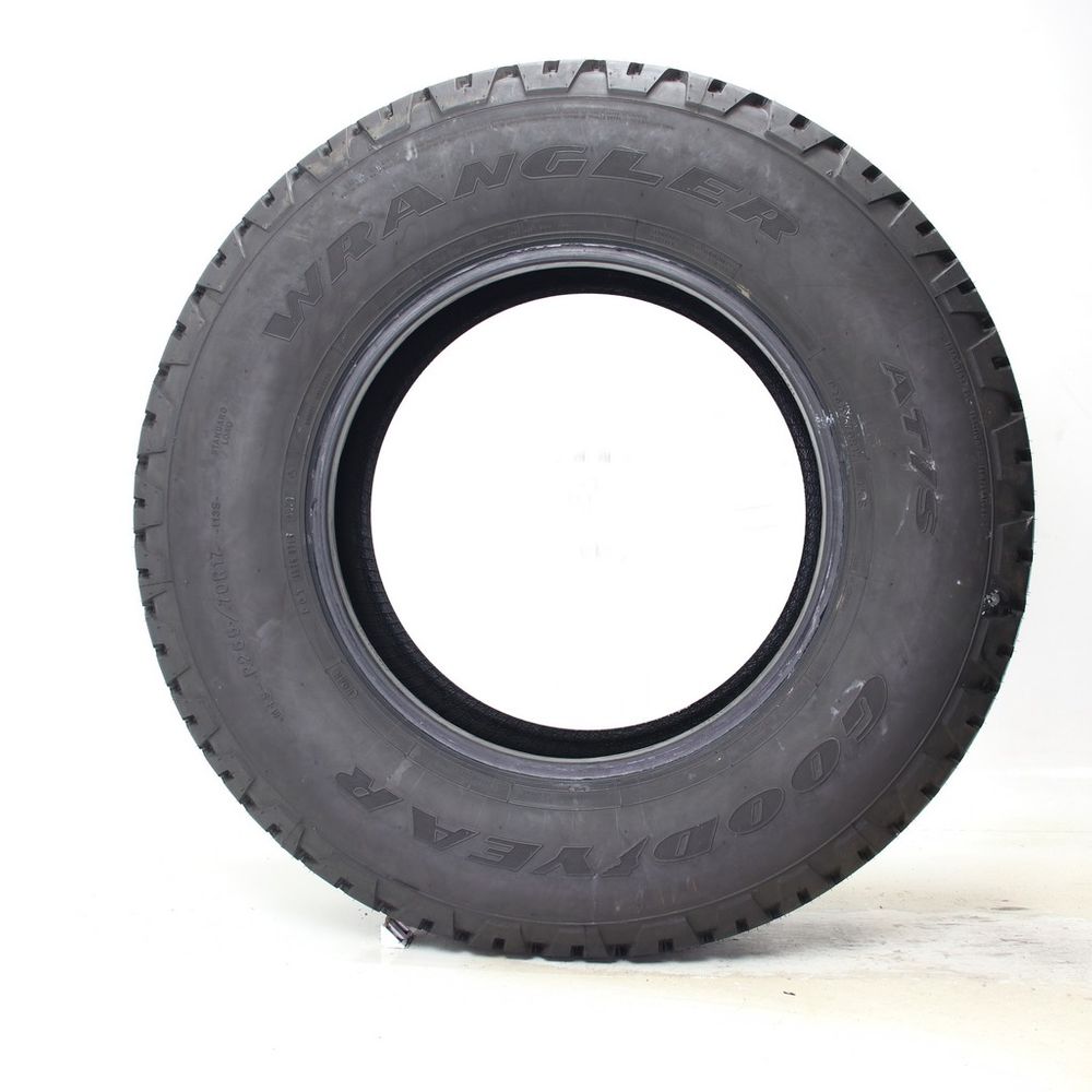 Driven Once 265/70R17 Goodyear Wrangler AT/S 113S - 12.5/32 - Image 3