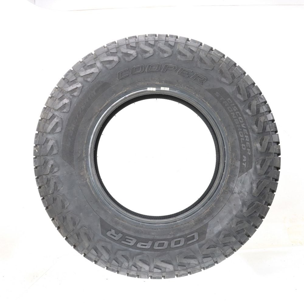 New LT 285/75R18 Cooper Discoverer Stronghold AT 129/126S E - Image 3