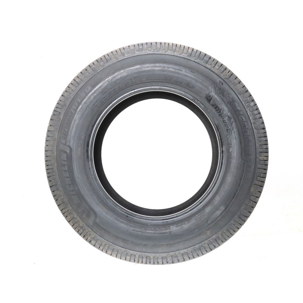 New LT 245/75R17 Michelin Defender LTX M/S 2 121/118S E - Image 3