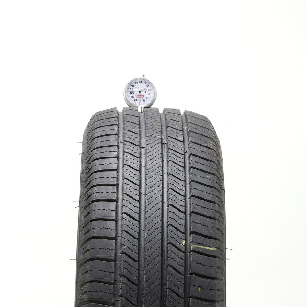 Set of (2) Used 215/60R17 Michelin Defender 2 96H - 9-10/32 - Image 5