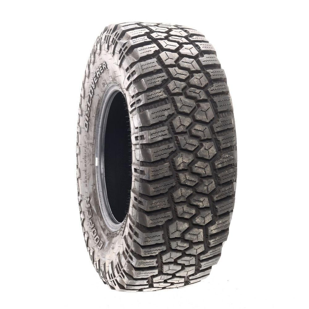 Used LT 35X12.5R17 Cooper Discoverer Rugged Trek 121Q E - 17/32 - Image 1