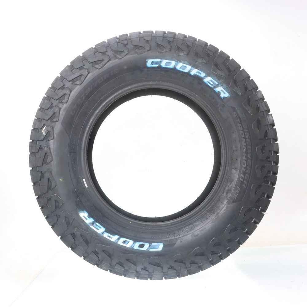New LT 275/70R18 Cooper Discoverer Stronghold AT 125/122S E - Image 3