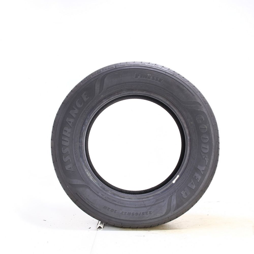 New 225/65R17 Goodyear Assurance Finesse 102H - Image 3