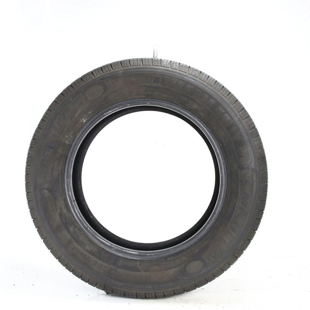 Set of (4) Used 225/65R17 Michelin Defender XT 102T - 8-8.5/32 - Image 3