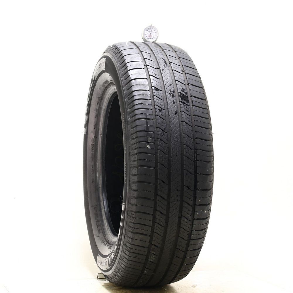 Used 235/65R17 Michelin Defender 2 104H - 7.5/32 - Image 1