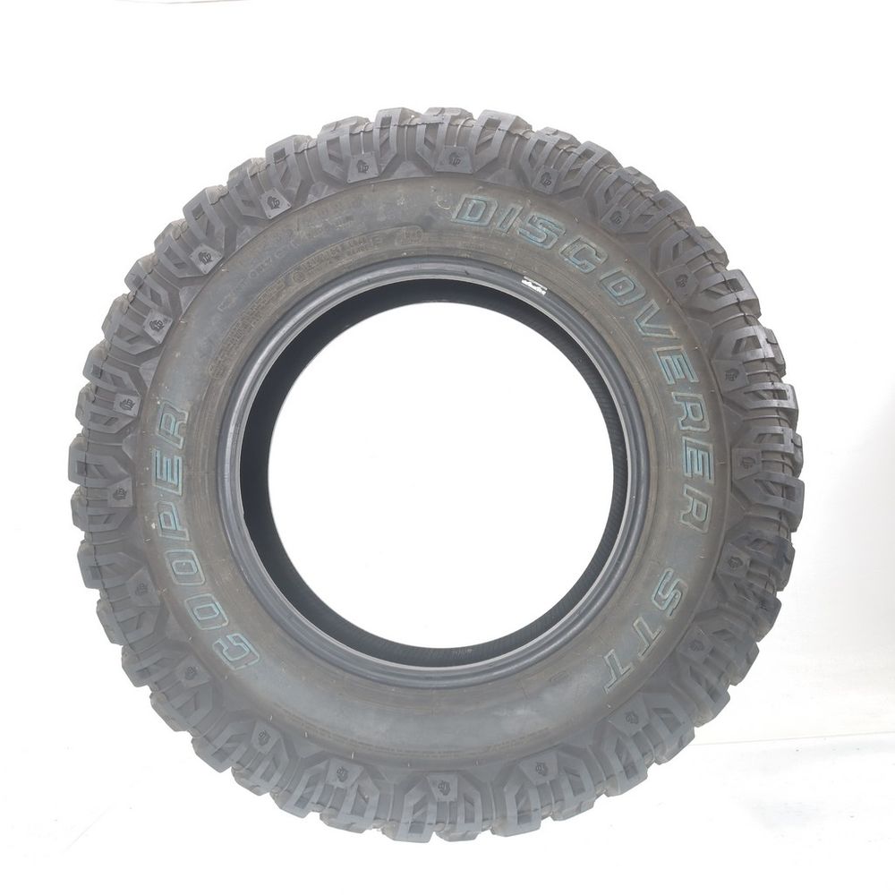 Used LT 285/70R17 Cooper Discoverer STT 121/118Q E - 15/32 - Image 3