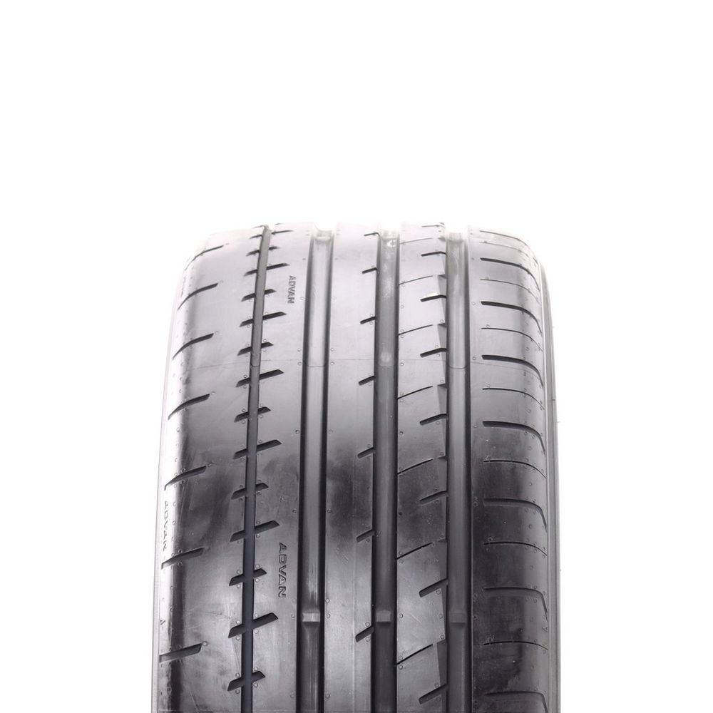 New 275/40R20 Yokohama Advan Apex V601 106Y - Image 2