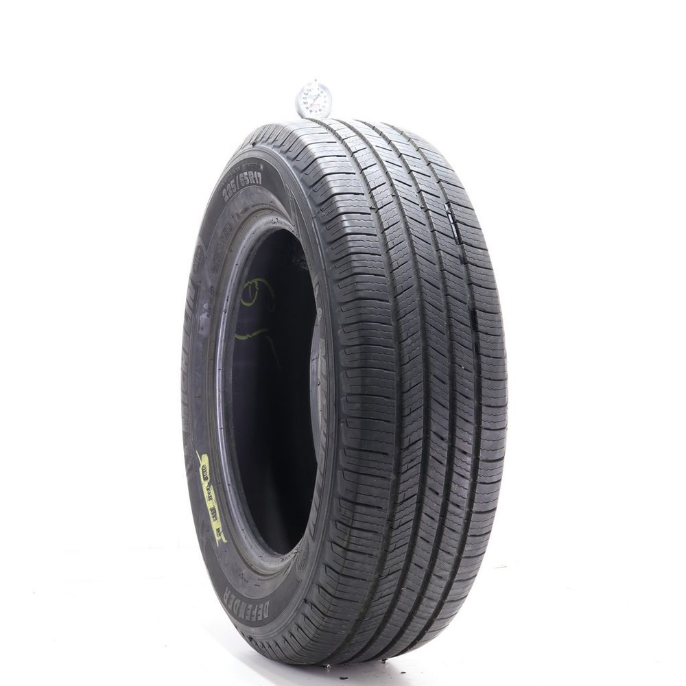 Set of (2) Used 225/65R17 Michelin Defender 102T - 7.5-8.5/32 - Image 4