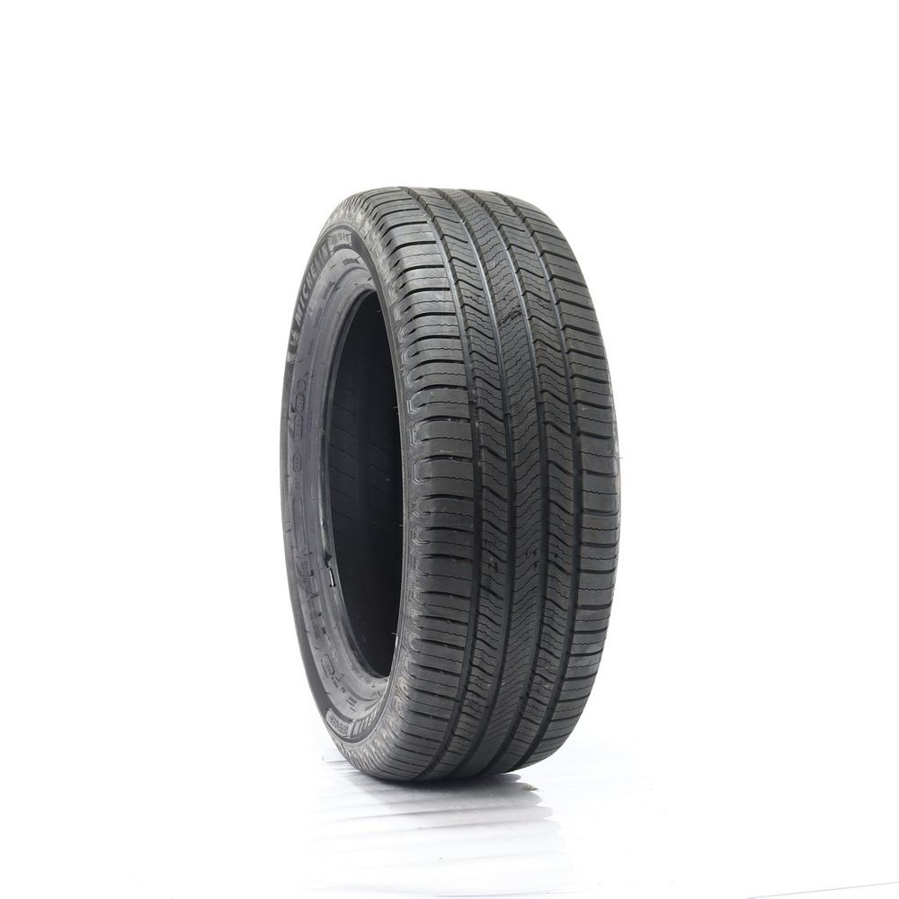 Set of (2) Driven Once 235/50R18 Michelin Defender 2 97H - 10.5/32 - Image 1