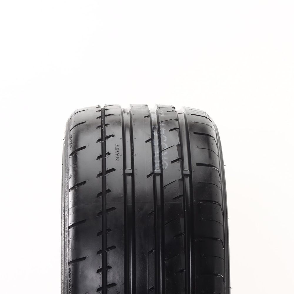 New 235/40R18 Yokohama Advan Apex V601 95Y - Image 2