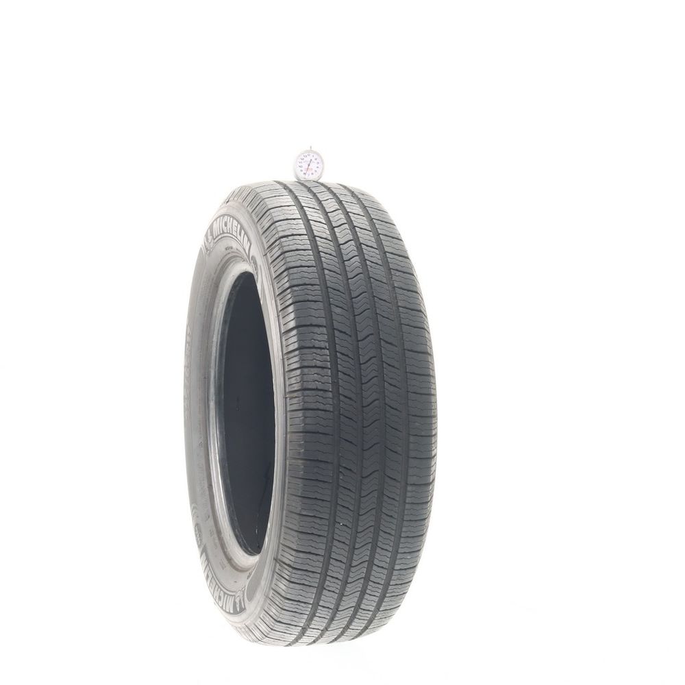 Set of (2) Used 225/65R17 Michelin Defender XT 102T - 7-7.5/32 - Image 4
