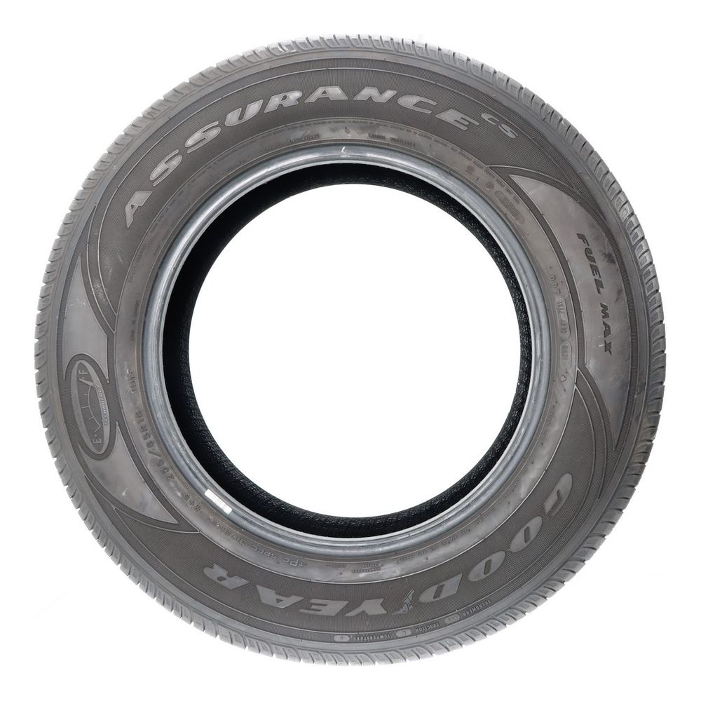 Used 255/65R18 Goodyear Assurance CS Fuel Max 111T - 7.5/32 - Image 3