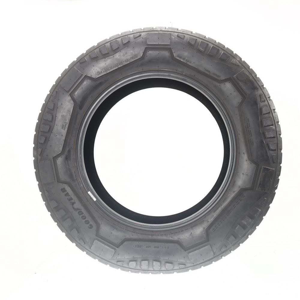 Used LT 285/65R20 Goodyear Wrangler Territory RT TO SoundComfort 123/120H D - 5.5/32 - Image 3