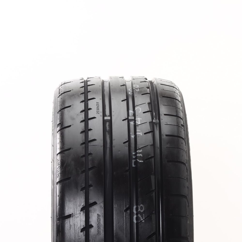 Set of (4) New 245/35R19 Yokohama Advan Apex V601 93Y - Image 2