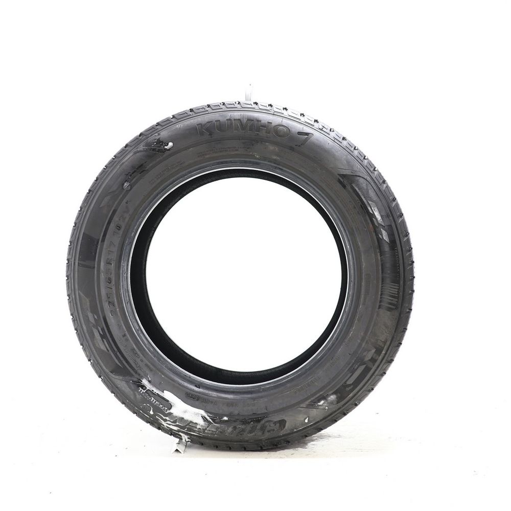 Set of (4) Used 225/65R17 Kumho Crugen Premium 102V - 7-8.5/32 - Image 6