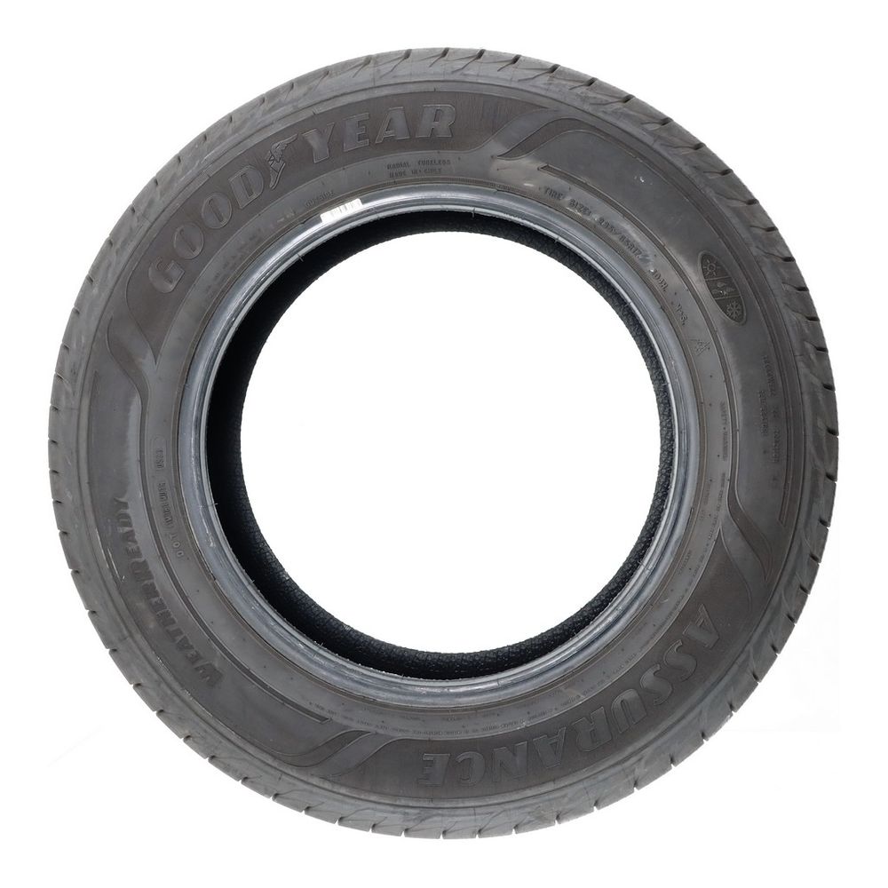 Used 235/65R17 Goodyear Assurance WeatherReady 104H - 10/32 - Image 3