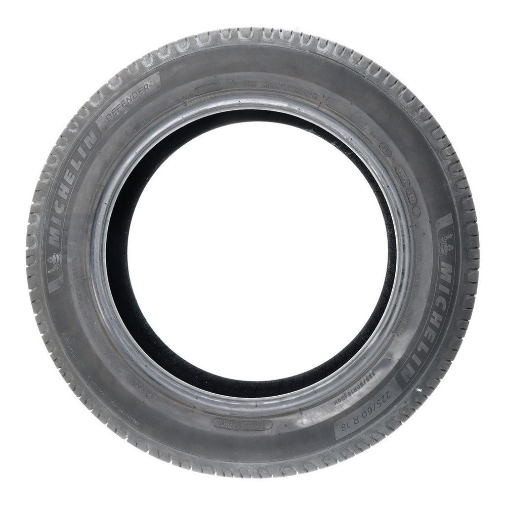 Set of (4) Used 225/60R18 Michelin Defender 2 100H - 7.5-8.5/32 - Image 3