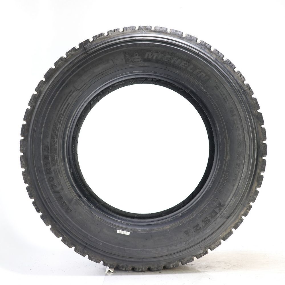 Driven Once 225/70R19.5 Michelin XDS2 1N/A - 18/32 - Image 3