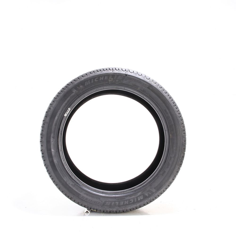 New 235/45R18 Michelin Defender 2 98V - Image 3