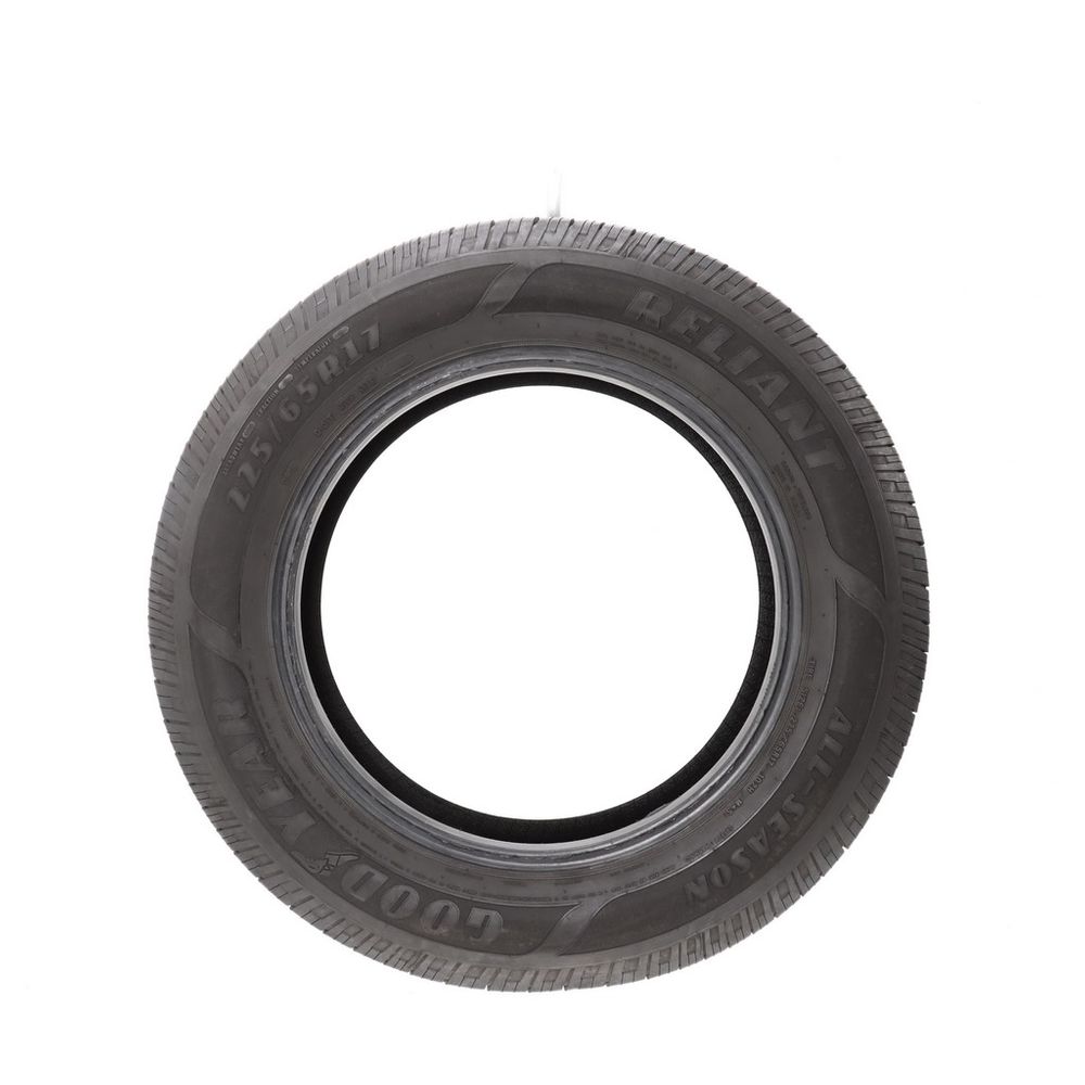 Set of (4) Used 225/65R17 Goodyear Reliant All-season 102H - 7.5-9/32 - Image 3