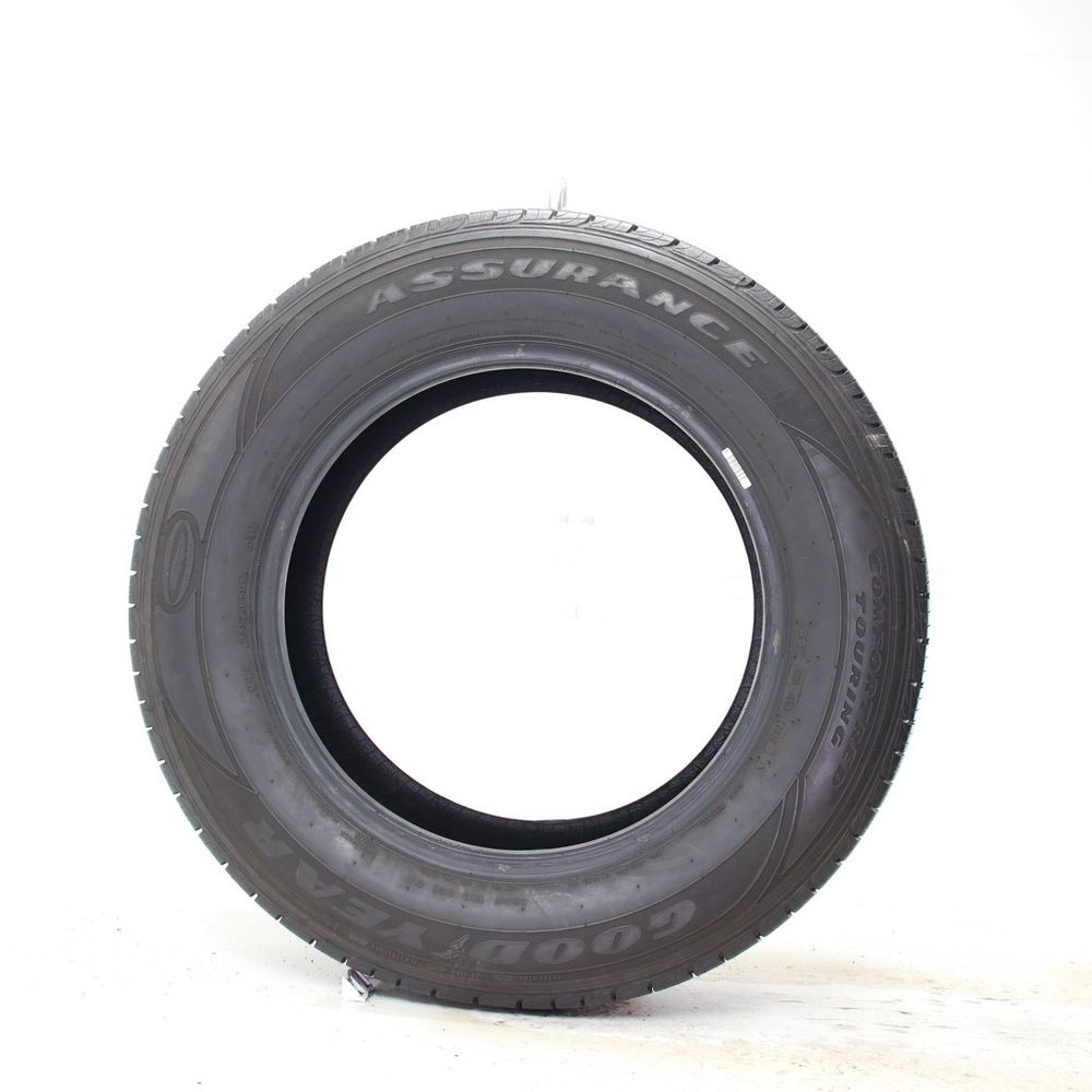 Used 235/65R17 Goodyear Assurance Comfortred Touring 104H - 10/32 - Image 3