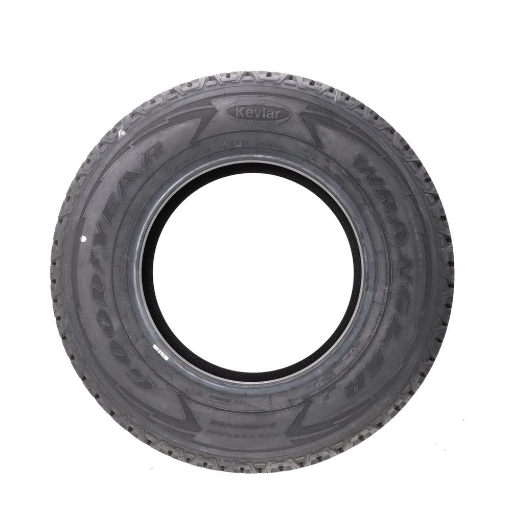 New LT 265/70R17 Goodyear Wrangler All-Terrain Adventure Kevlar 121/118S E - Image 3