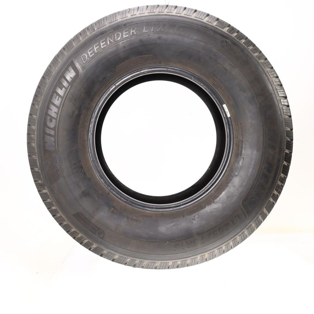 Set of (2) Used LT 285/75R16 Michelin Defender LTX M/S 126/123R E - 10-11/32 - Image 3