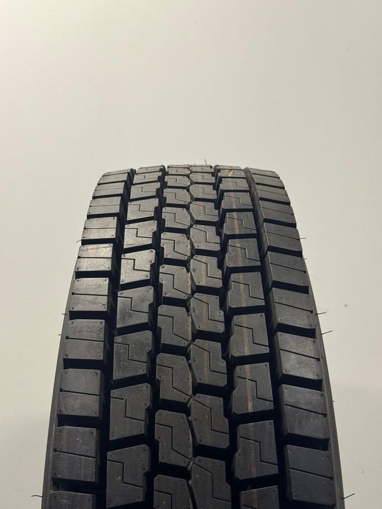 New 11R22.5 Americus OS 3000 146/143L - Image 2