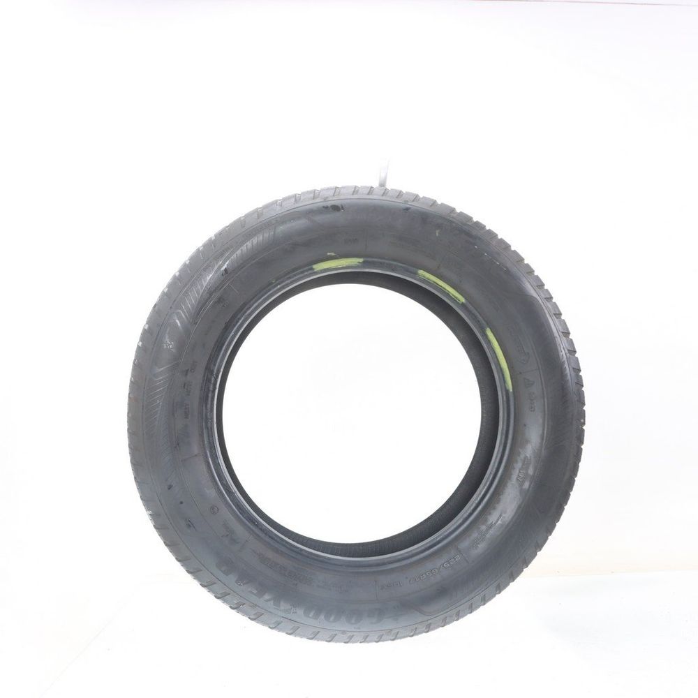 Used 225/65R17 Goodyear Vector 4Seasons Gen-3 SUV 106V - 5.5/32 - Image 3