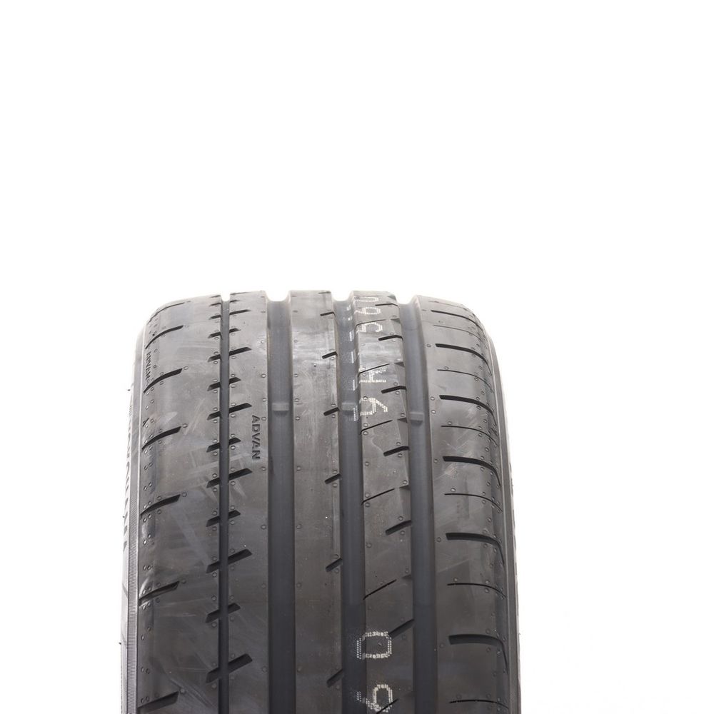 Set of (2) New 225/40R19 Yokohama Advan Apex V601 93Y - Image 2