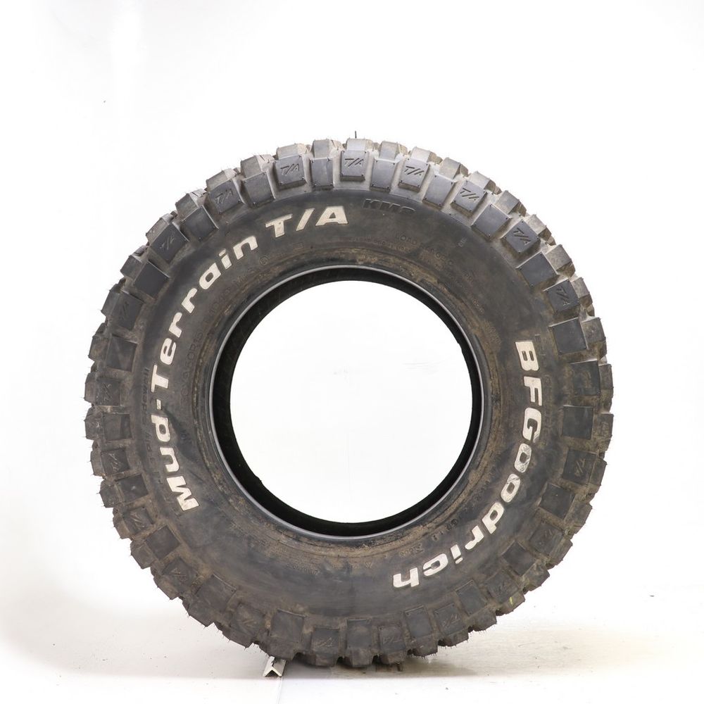 Used LT 30X9.5R15 BFGoodrich Mud-Terrain T/A KM2 104Q C - 17/32 | Utires