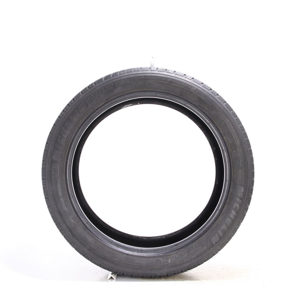 Set of (2) Used 235/45R19 Michelin Defender LTX M/S 95H - 8/32 | Utires