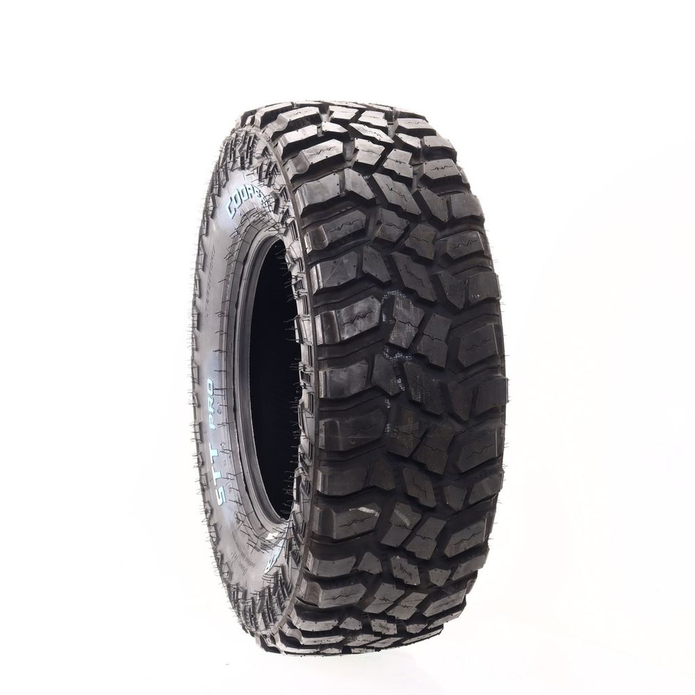 New LT 285/70R17 Cooper Discoverer STT Pro 121/118Q E - Image 1